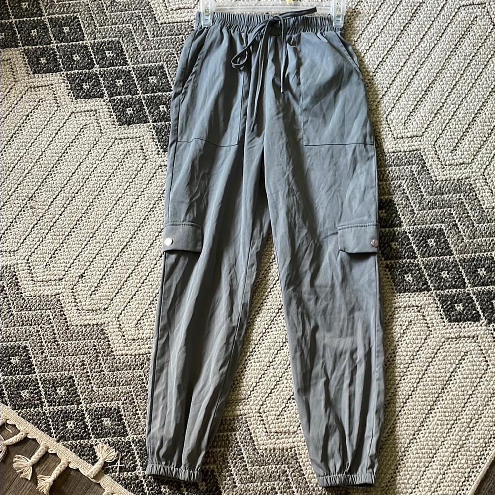 Women’s Gray Casual Cargo Pants